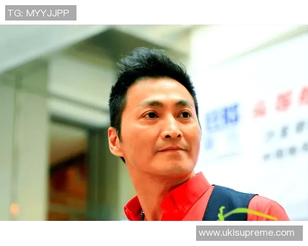 何家劲：香港足球明星队员的传奇人生与赛场风采