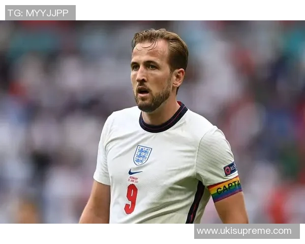 华裔足球明星的崛起与影响力探索最大牌球员背后的故事与成就