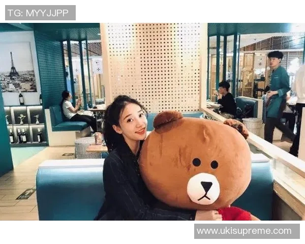 足球明星的萍乡女友如何在爱情与事业之间找到平衡与幸福 足球明星的萍乡女友如何在爱情与事业之间找到平衡与幸福