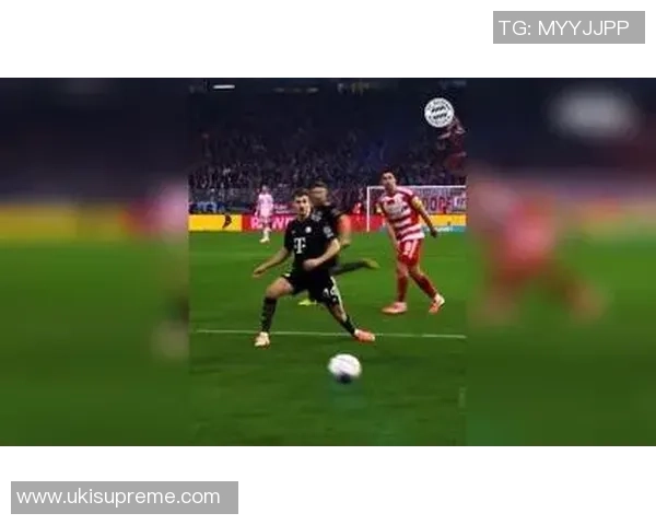 酒杯中的足球传奇与激情碰撞的精彩瞬间